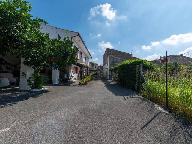 Casa indipendente in vendita a Carinola CE
