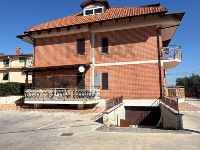 Casa indipendente in vendita a Carinola CE