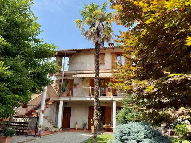 Casa indipendente in vendita a Carignano TO