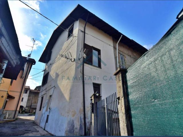 Casa indipendente in vendita a Caronno Varesino VA