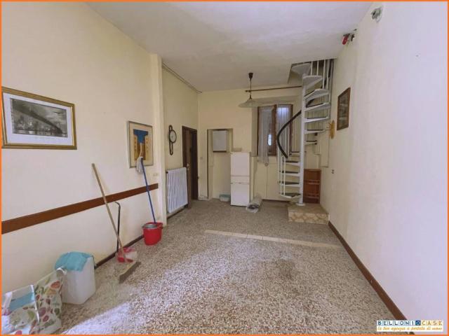 Casa indipendente in vendita a Caronno Varesino VA