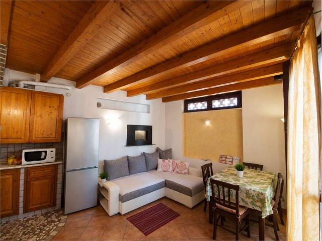 Casa indipendente in vendita a Caronno Varesino VA