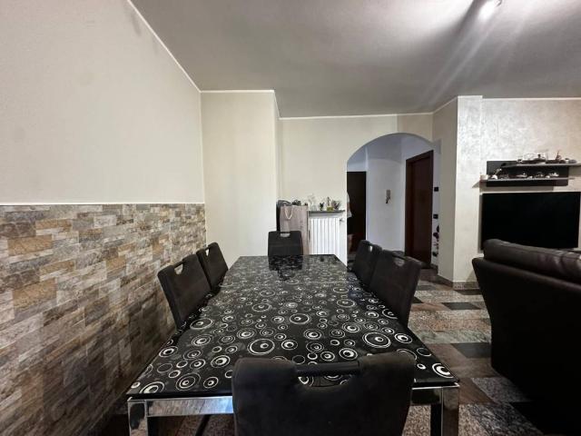 Casa indipendente in vendita a Caronno Varesino VA