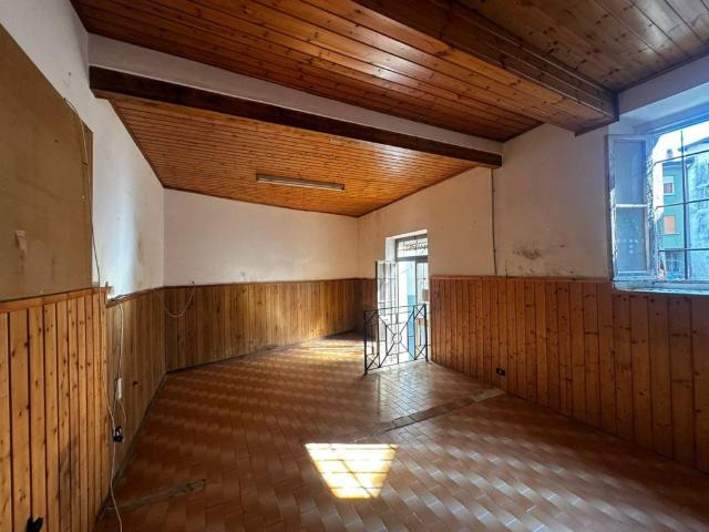Casa indipendente in vendita a Caronno Varesino VA