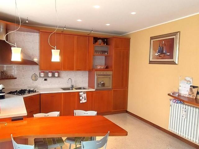 Casa indipendente in vendita a Carobbio degli Angeli BG