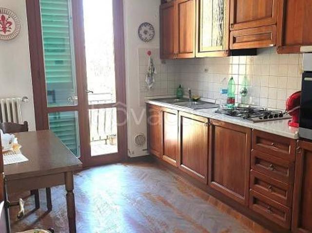 Casa indipendente in vendita a Carmignano via Dante Alighieri, Comeana