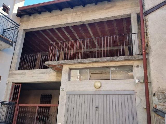 Casa indipendente in vendita a Carnago VA