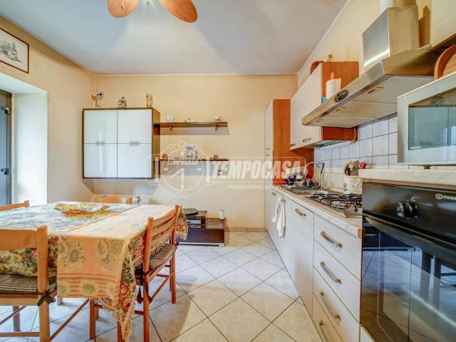 Casa indipendente in vendita a Carnago VA