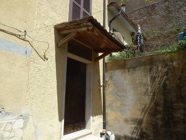 Casa indipendente in vendita a Carsoli AQ