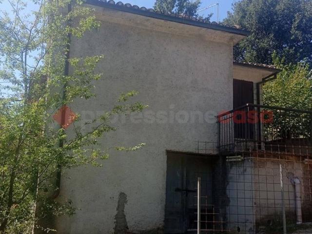 Casa indipendente in vendita a Carsoli AQ