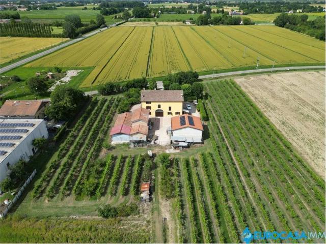 Casa indipendente in vendita a Carpi MO