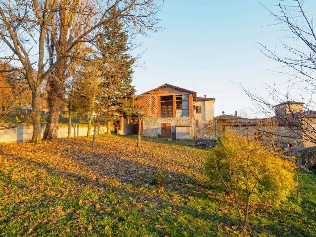 Casa indipendente in vendita a Carpineti RE