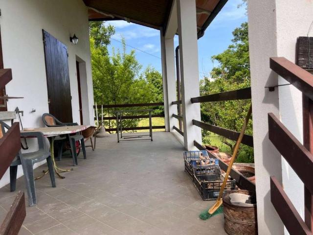 Casa indipendente in vendita a Carpineti RE