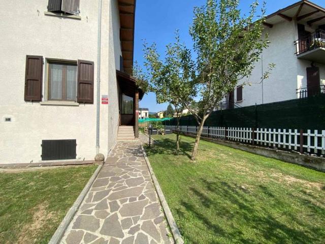 Casa indipendente in vendita a Carpineti RE