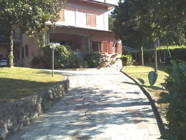 Casa indipendente in vendita a Carrara