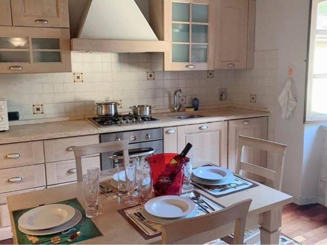 Casa indipendente in vendita a Carrara