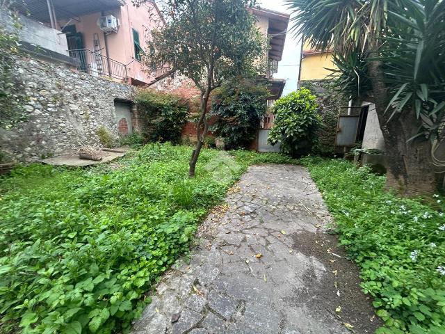 Casa indipendente in vendita a Carrara
