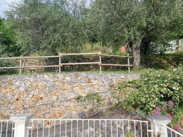 Casa indipendente in vendita a Carrara