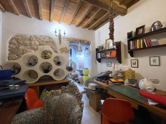 Casa indipendente in vendita a Carrara