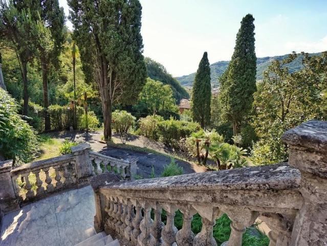 Casa indipendente in vendita a Carrara