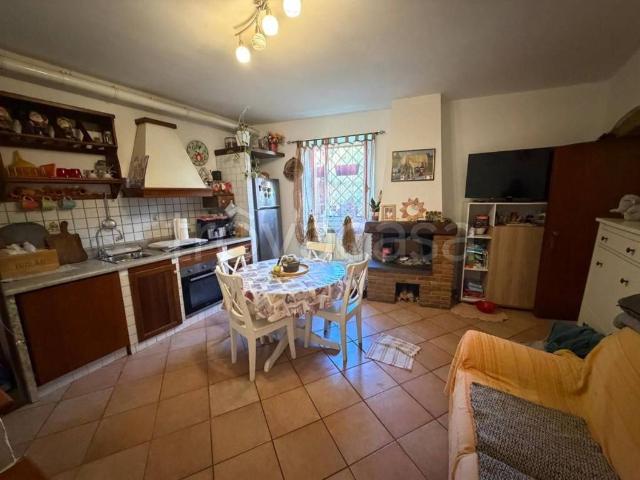 Casa indipendente in vendita a Carrara via Giovan Pietro, 1, Avenza