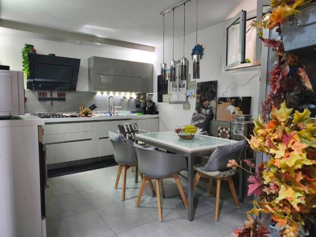 Casa indipendente in vendita a Carrara MS