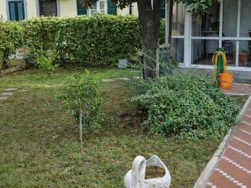 Casa indipendente in vendita a Carrara MS