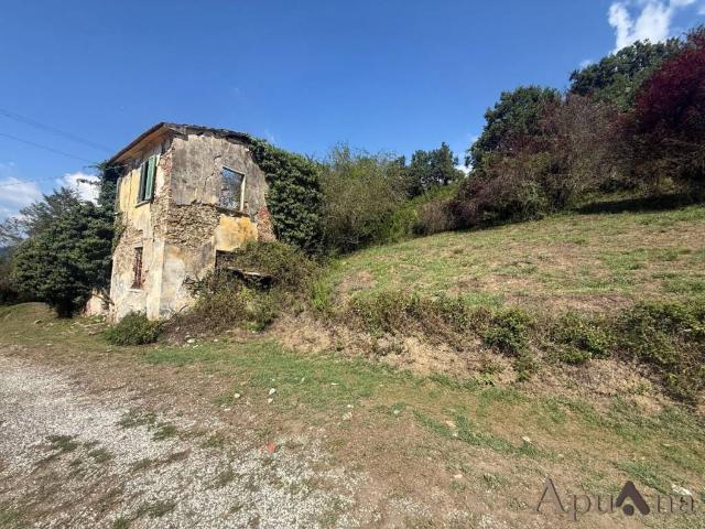 Casa indipendente in vendita a Carrara MS