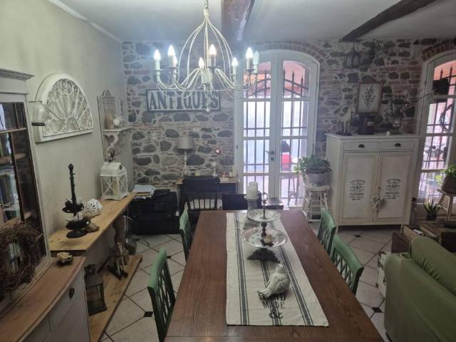 Casa indipendente in vendita a Carrara MS