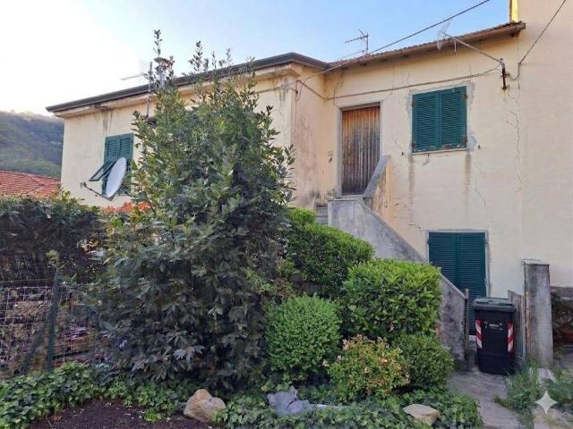 Casa indipendente in vendita a Carrara MS