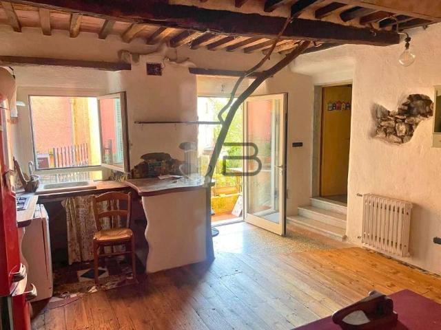 Casa indipendente in vendita a Carrara MS