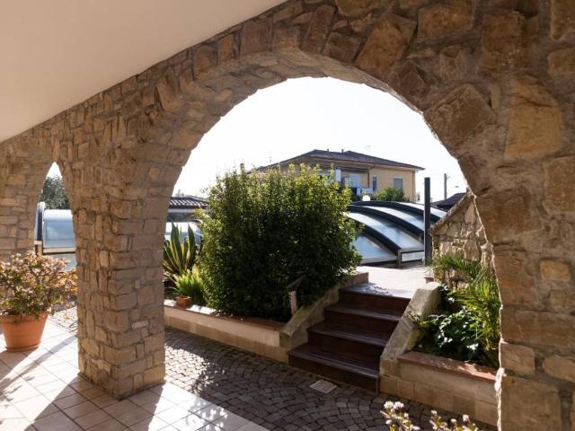 Villa in vendita a Carrara MS