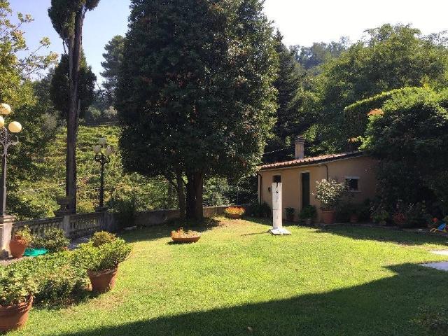 Casa indipendente in vendita a Carrara MS