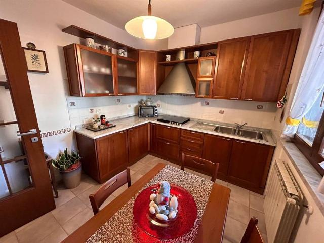 Casa indipendente in vendita a Carrara MS