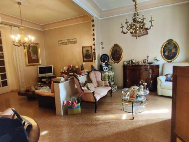 Casa indipendente in vendita a Carrara MS