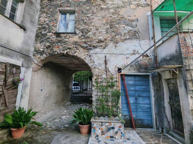 Casa indipendente in vendita a Carrara MS