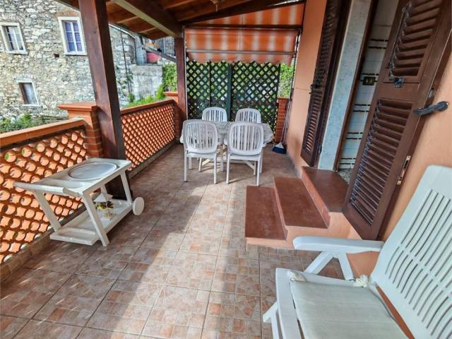 Casa indipendente in vendita a Carrara MS
