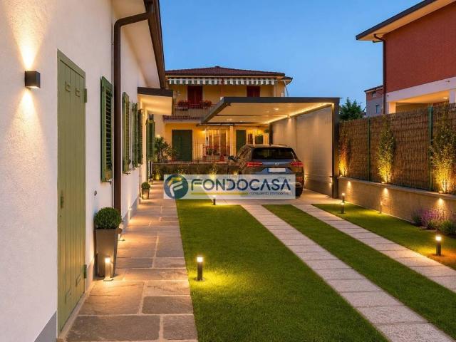 Casa indipendente in vendita a Carrara MS