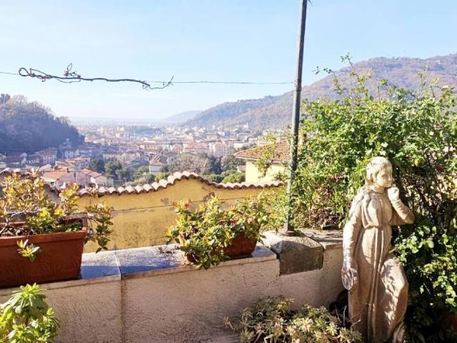 Casa indipendente in vendita a Carrara MS