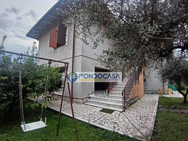 Casa indipendente in vendita a Carrara MS
