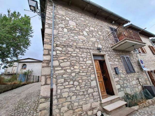 Casa indipendente in vendita a Cascia PG