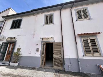 Casa indipendente in vendita a Cascina