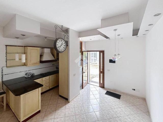 Casa indipendente in vendita a Cascina