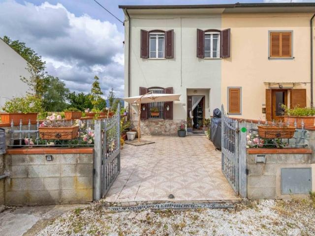 Casa indipendente in vendita a Cascina PI