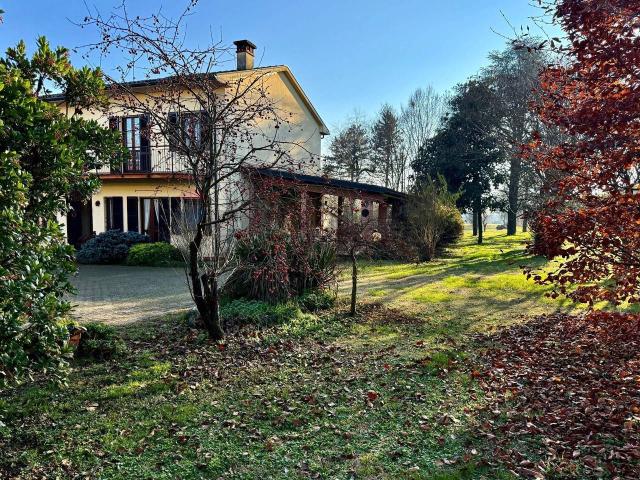 Casa indipendente in vendita a Mezzanino