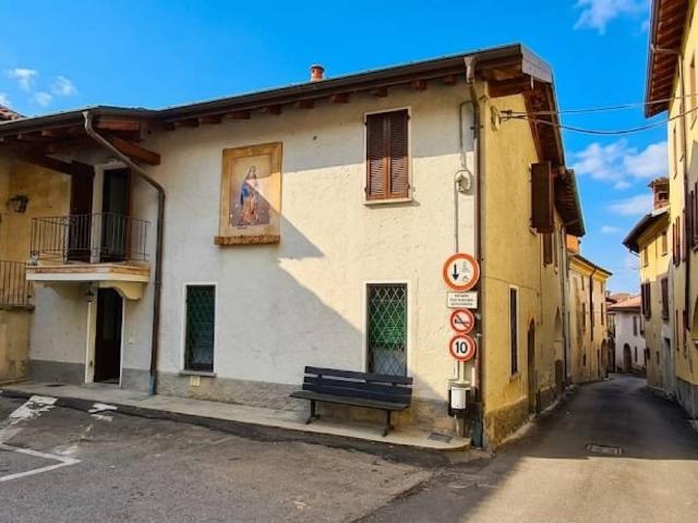 Casa indipendente in vendita a Casalzuigno VA