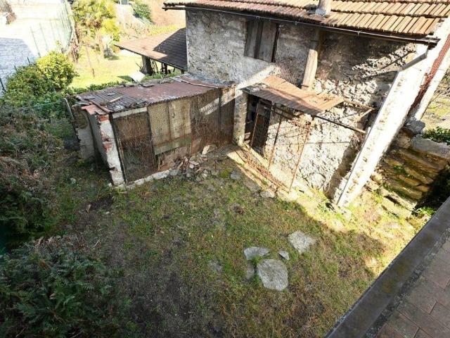 Casa indipendente in vendita a Casale Corte Cerro VB
