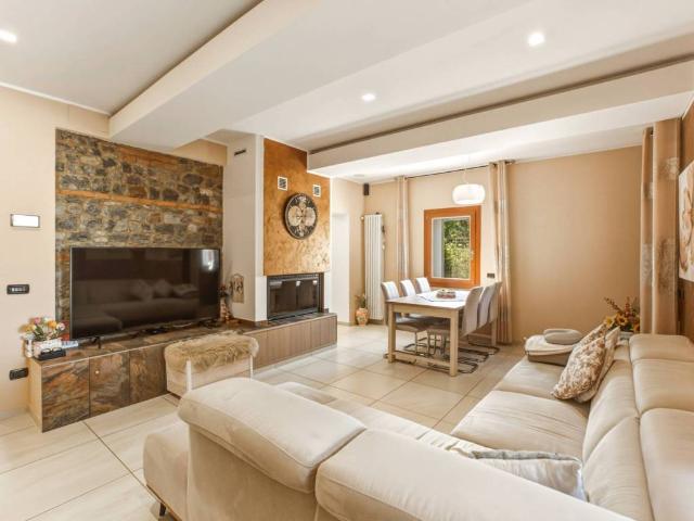 Casa indipendente in vendita a Casalgrande RE