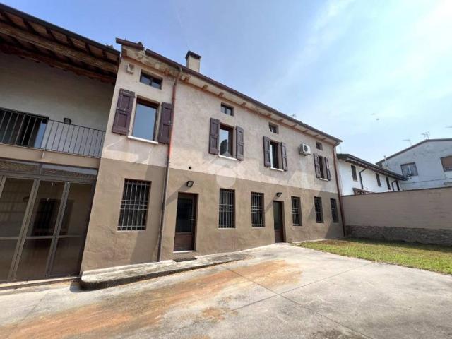 Casa indipendente in vendita a Casalmoro MN
