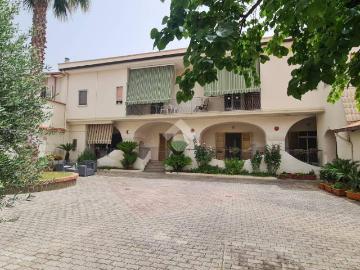 Casa indipendente in vendita a Casapulla CE